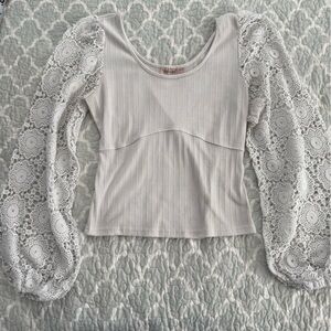 Buckle Willow & Root White Lace Sleeve Top